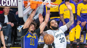 快船队在过 快船队在过